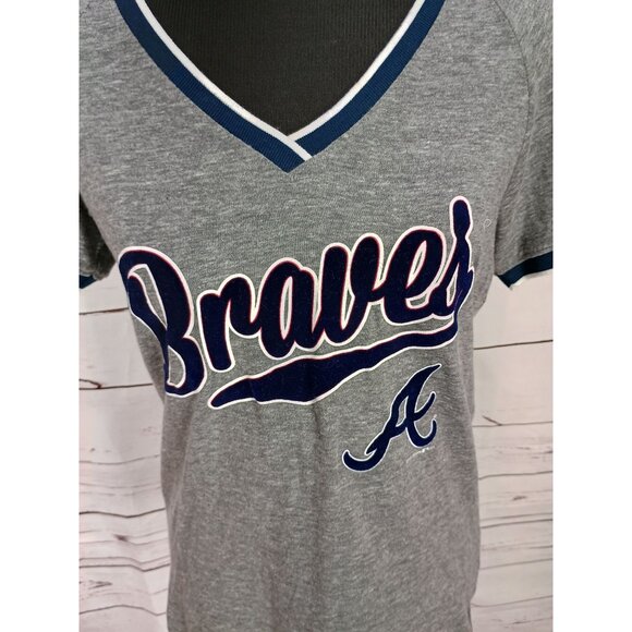 Atlanta Braves Womens V-Neck Tee By 5th & Ocean Size‎ M Gray Cotton Blend - Picture 2 of 9